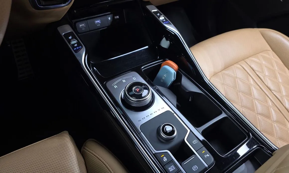 Kia Sorento — фото 9
