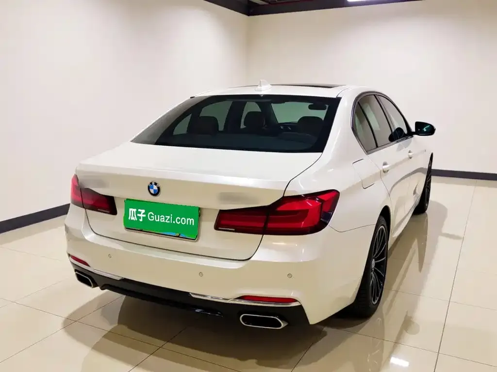 BMW 5 Series — фото 10