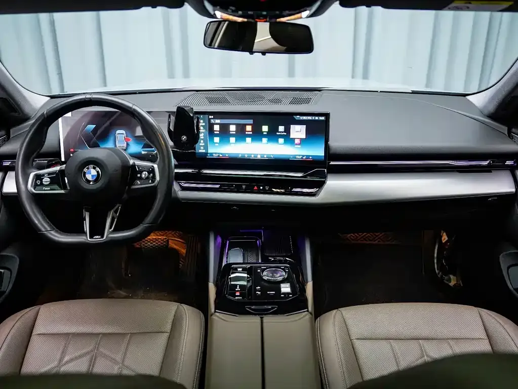 BMW 5 Series — фото 9