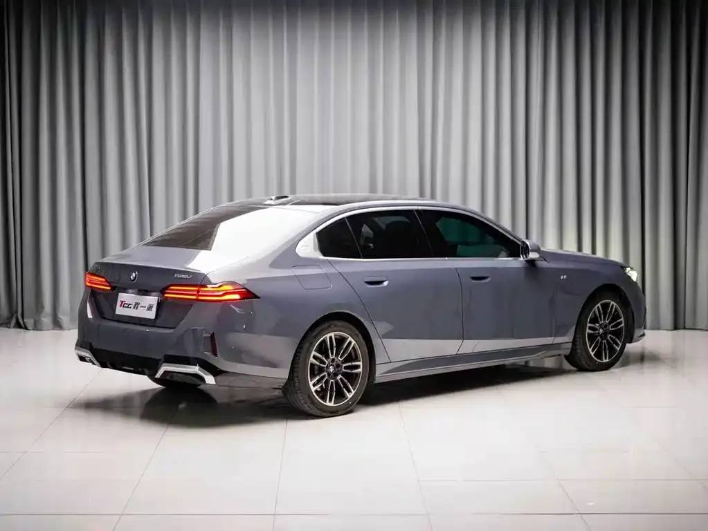 BMW 5 Series — фото 2