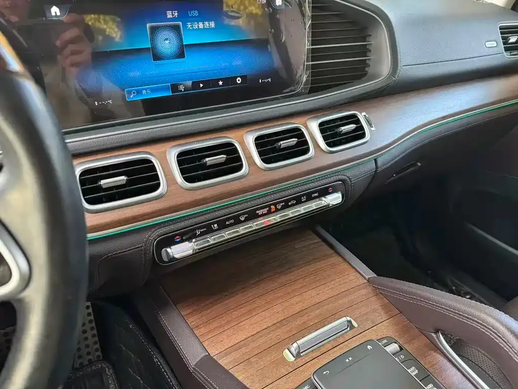 Mercedes-Benz GLS — фото 6