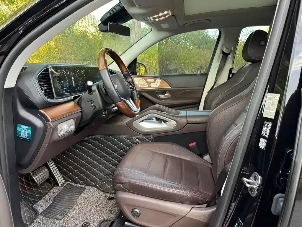Mercedes-Benz GLS — фото 9