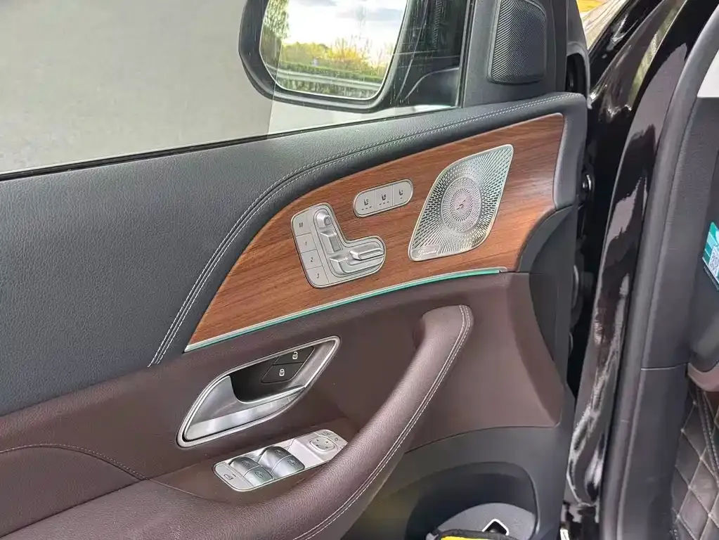Mercedes-Benz GLS — фото 10