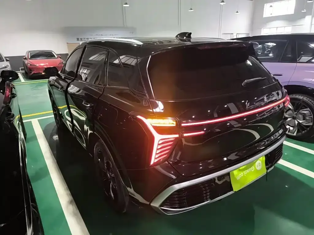 Hongqi HS3 PHEV — фото 5