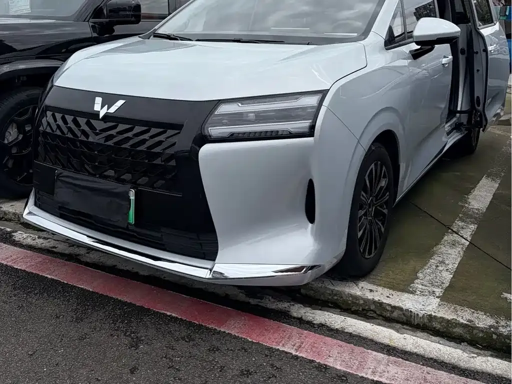 Wuling Xingguang 730 New Energy — фото 1