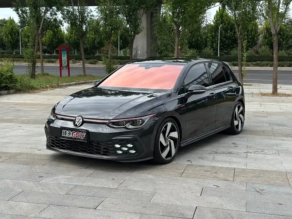 Volkswagen Golf GTI — фото 1