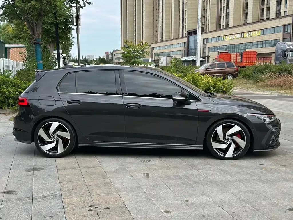 Volkswagen Golf GTI — фото 9