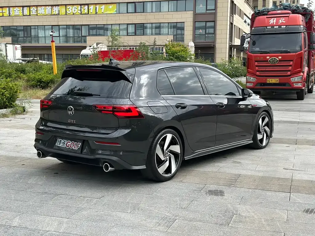 Volkswagen Golf GTI — фото 8