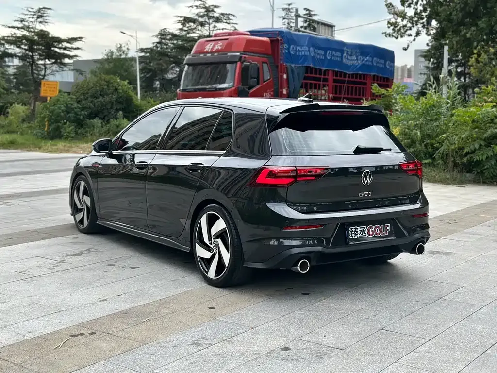 Volkswagen Golf GTI — фото 5