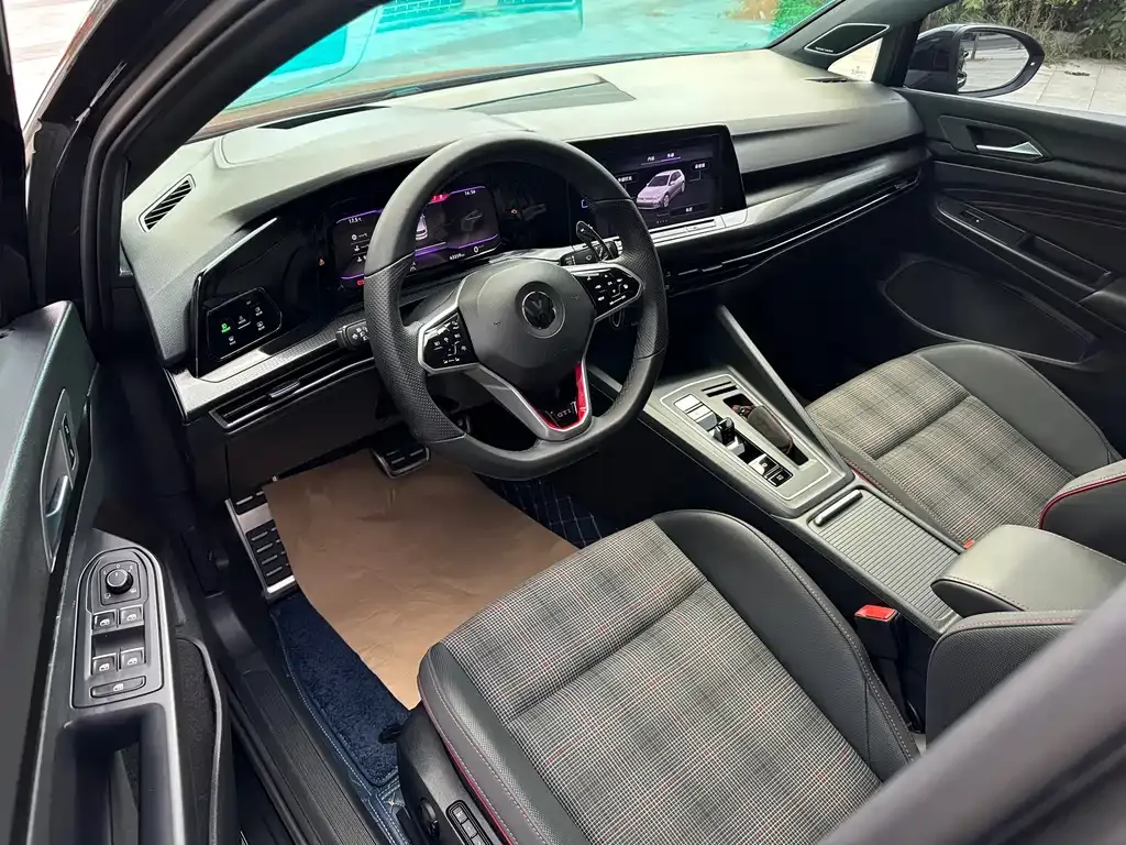 Volkswagen Golf GTI — фото 6