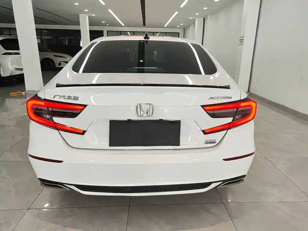 Honda Accord — фото 3