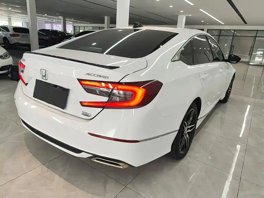 Honda Accord — фото 4