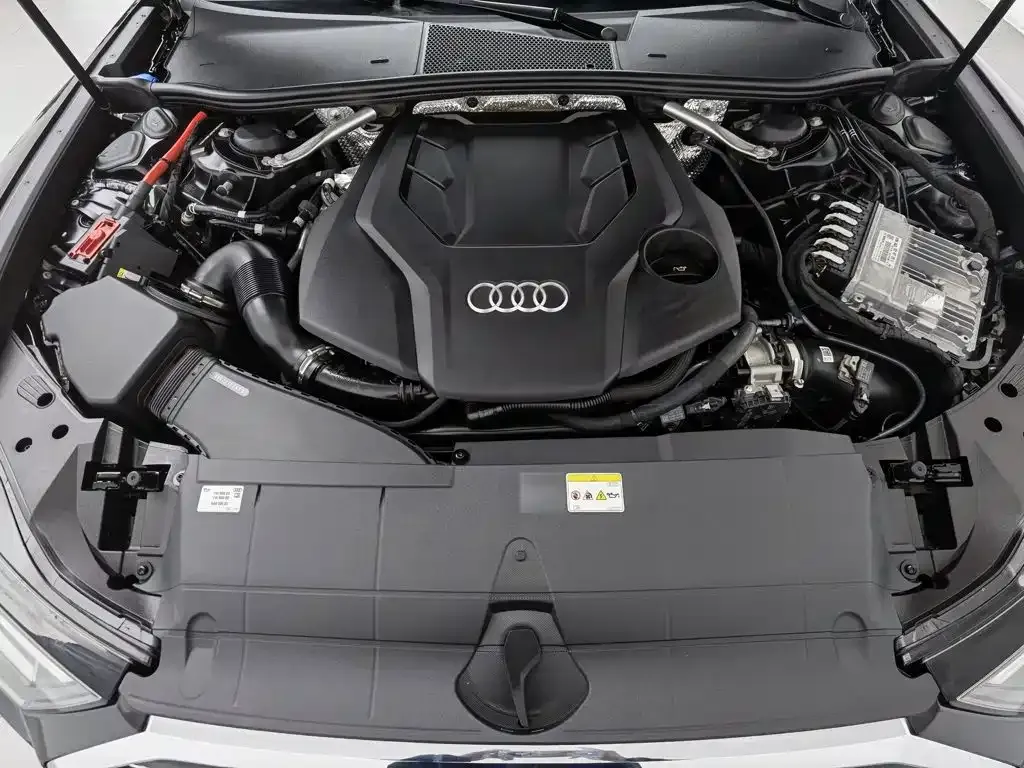 Audi A6L — фото 10