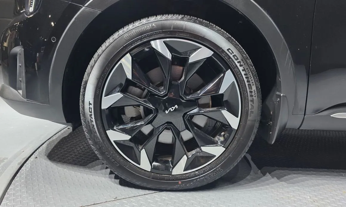 Kia Sorento — фото 8