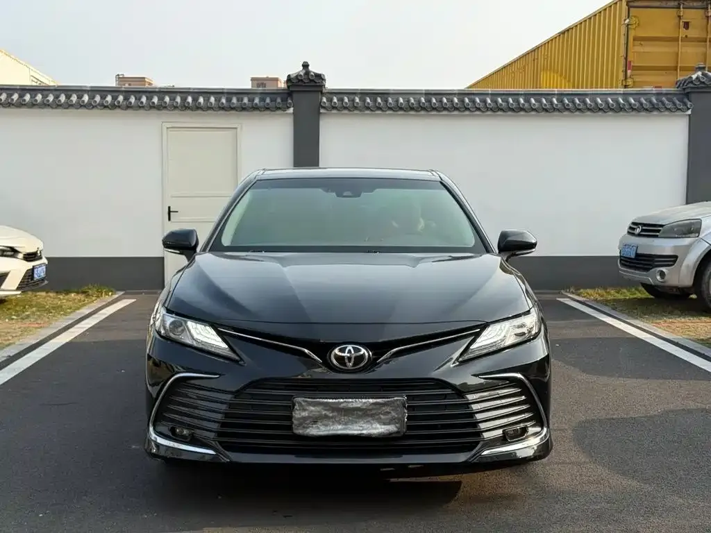 Toyota Camry — фото 4