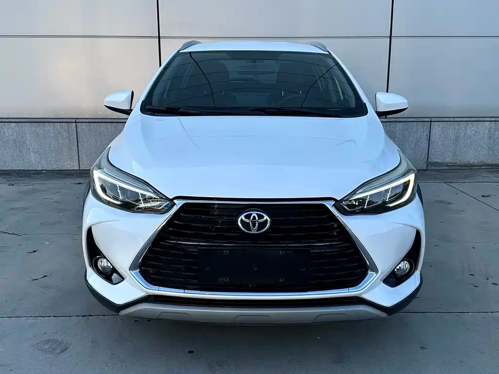 Toyota Yaris L — фото 4
