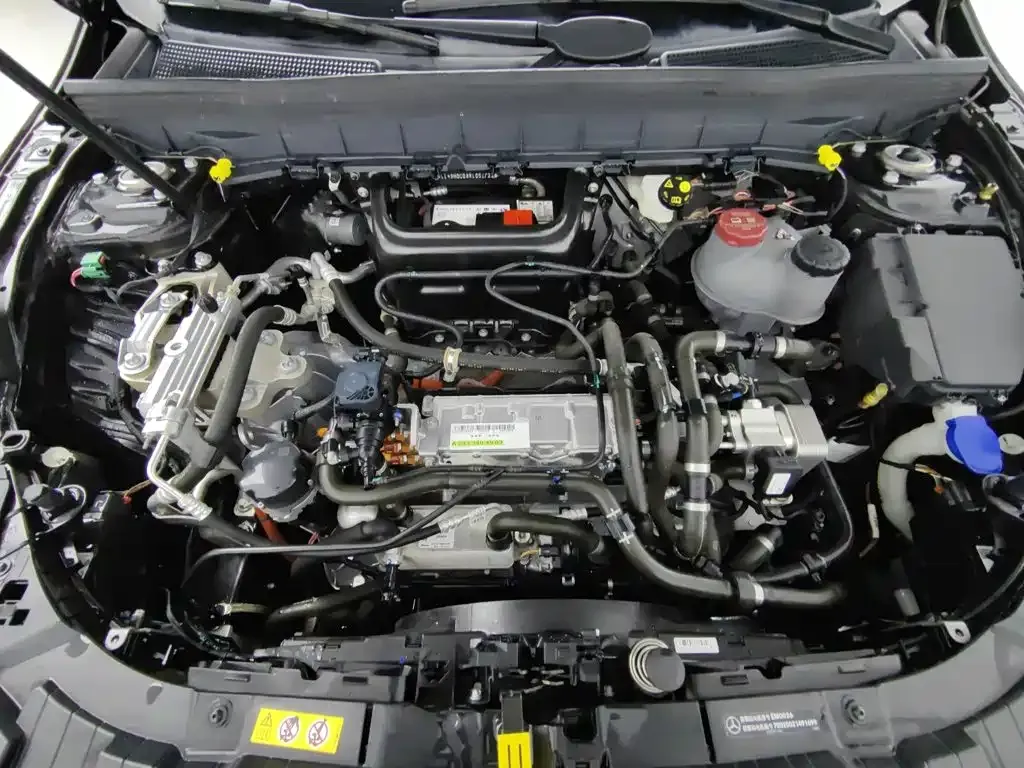 Mercedes-Benz EQB — фото 10