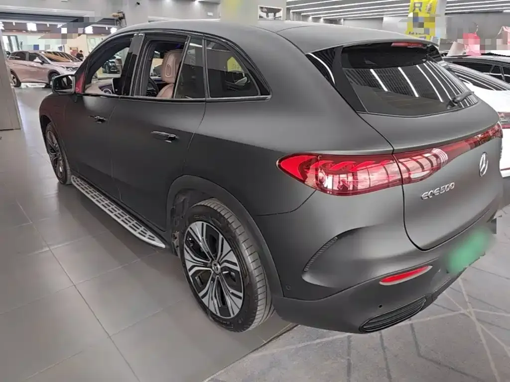 Mercedes-Benz EQE SUV — фото 9