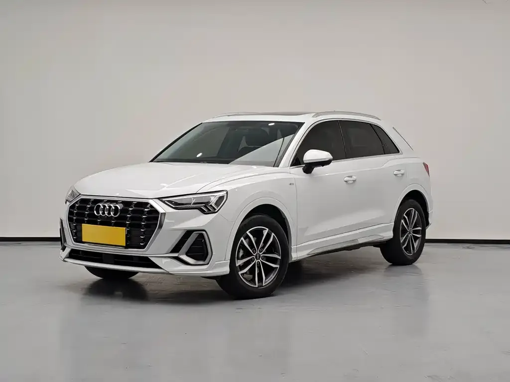 Audi Q3 — фото 1
