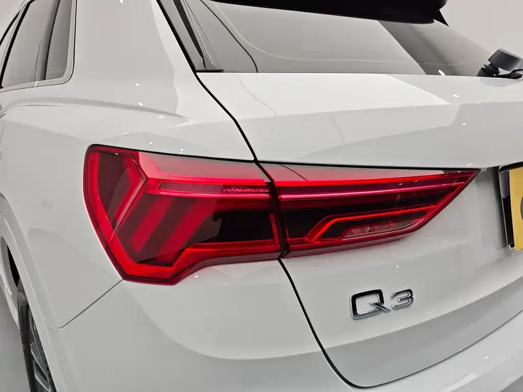 Audi Q3 — фото 6
