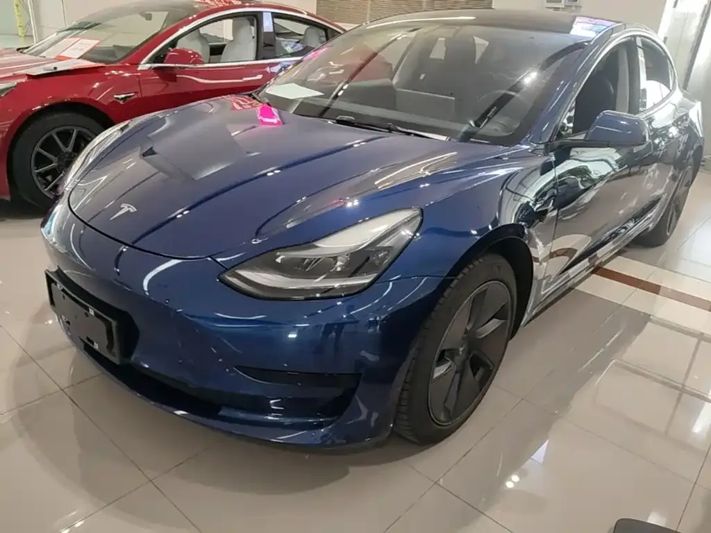 Tesla Model 3 — фото 1