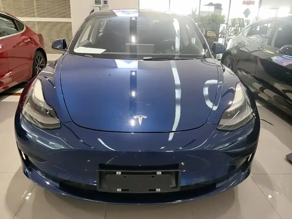 Tesla Model 3 — фото 8