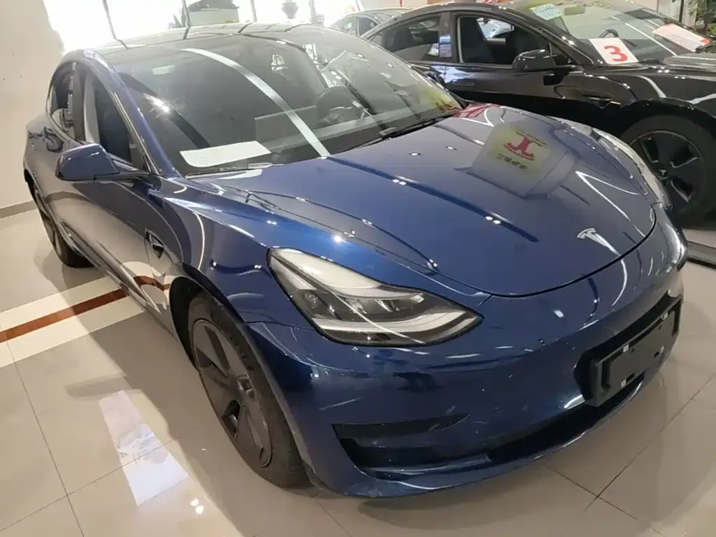Tesla Model 3 — фото 3