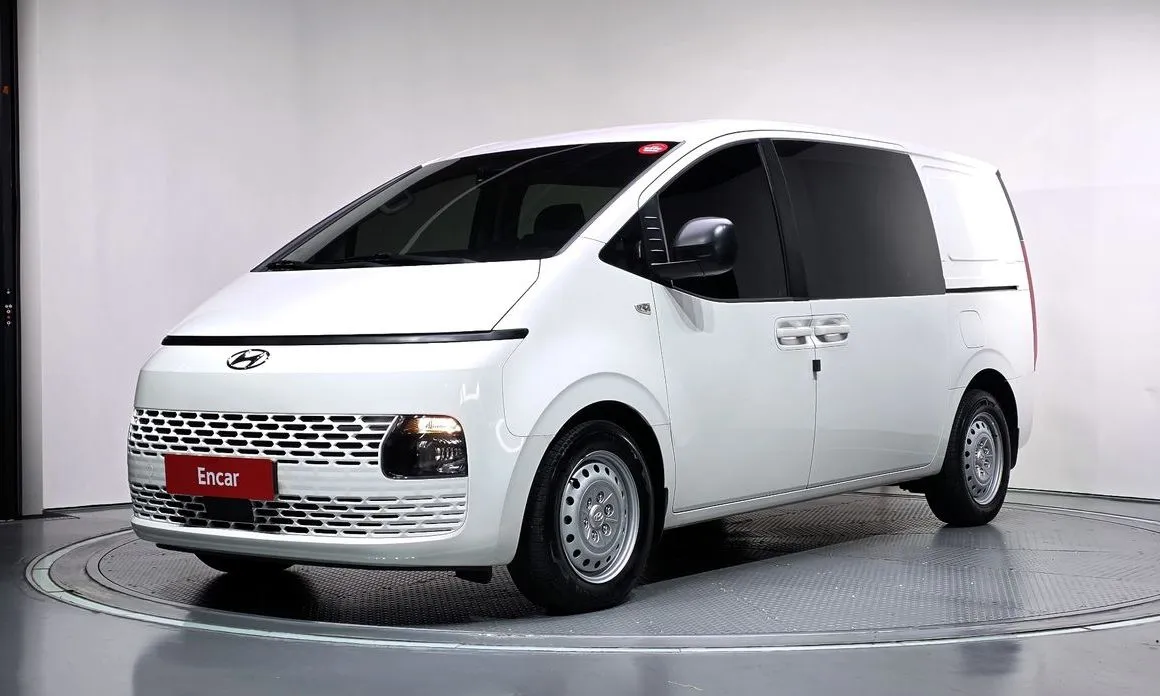 Hyundai Staria — фото 1