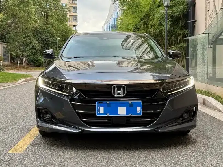 Honda Accord — фото 1