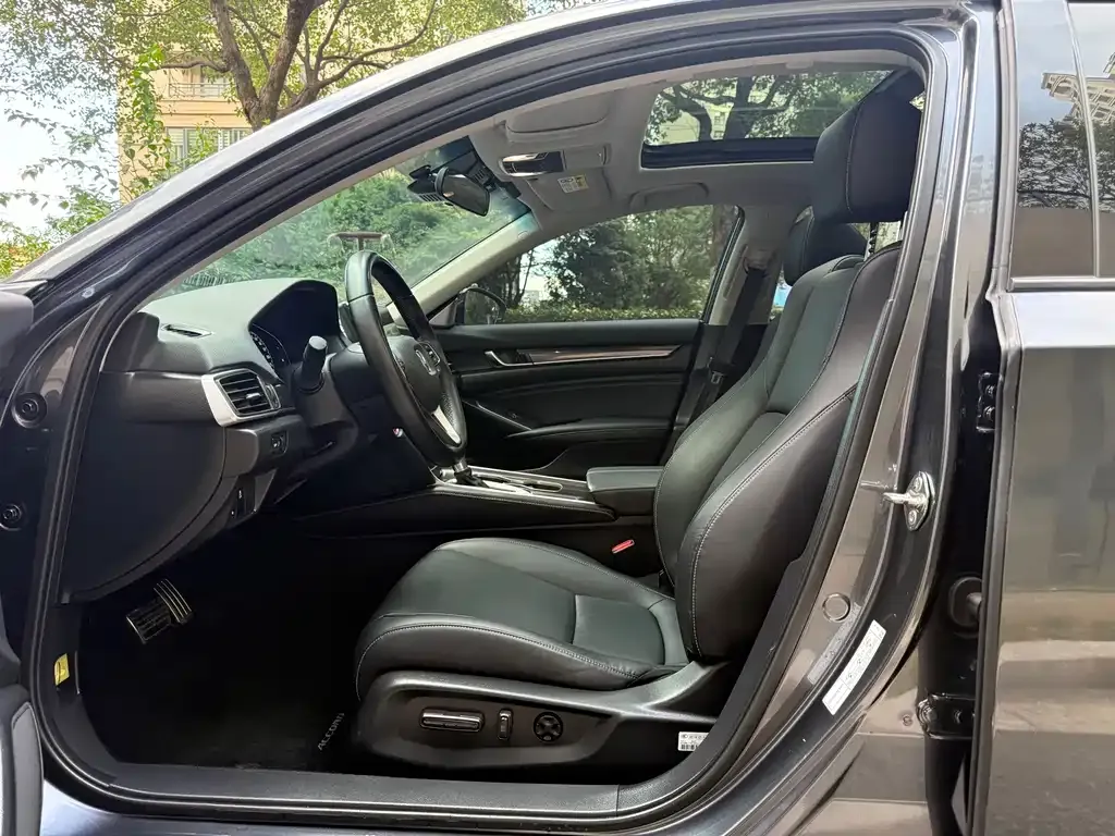 Honda Accord — фото 6