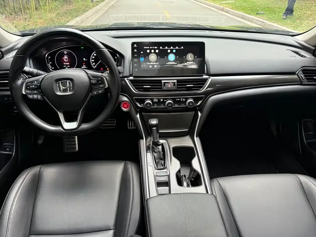 Honda Accord — фото 10