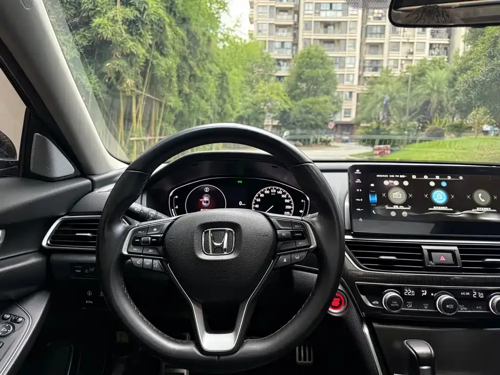 Honda Accord — фото 8
