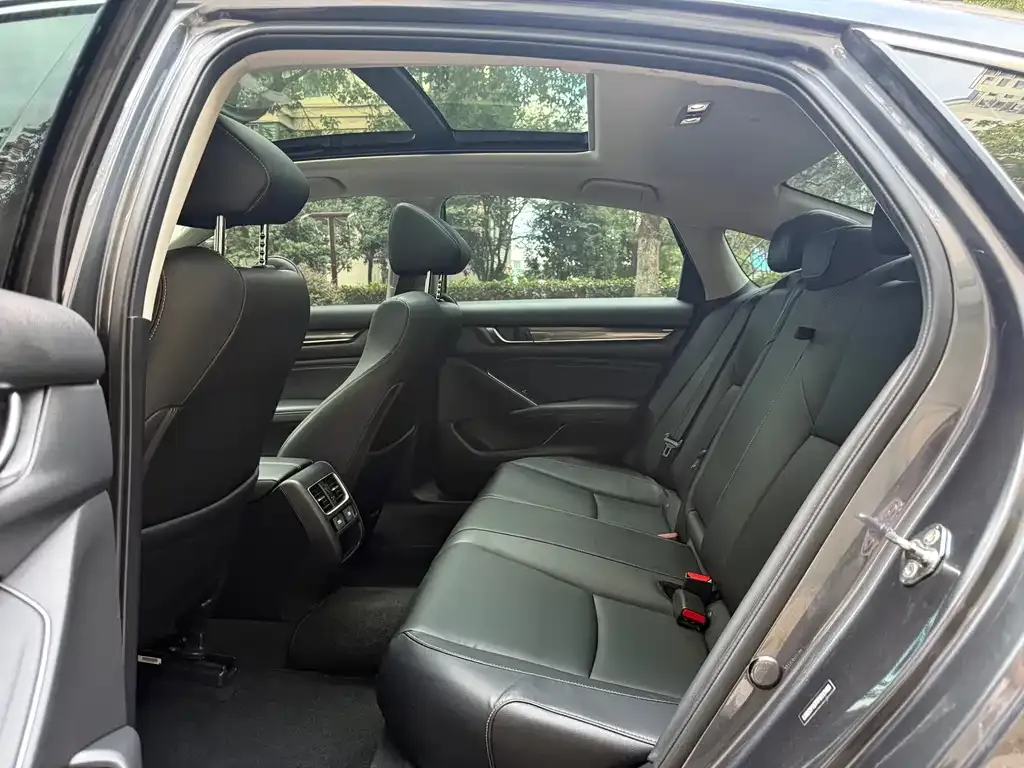 Honda Accord — фото 2