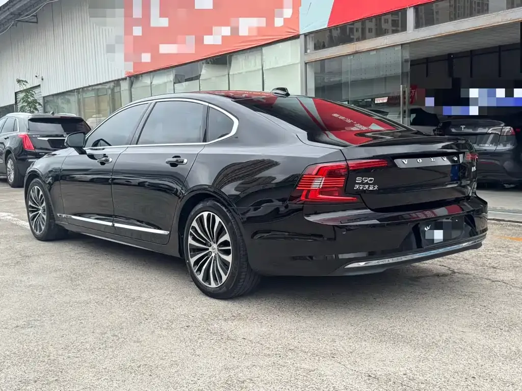 Volvo S90 — фото 6