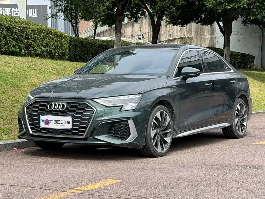 Audi A3 — фото 1