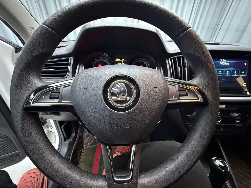 Skoda Kamiq — фото 10