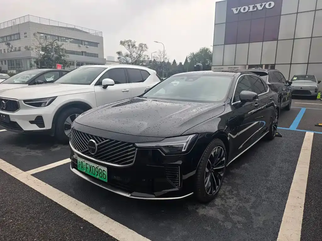 Volvo S90 PHEV — фото 1