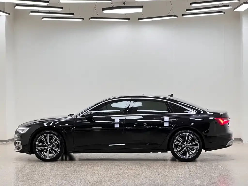 Audi A6L — фото 6