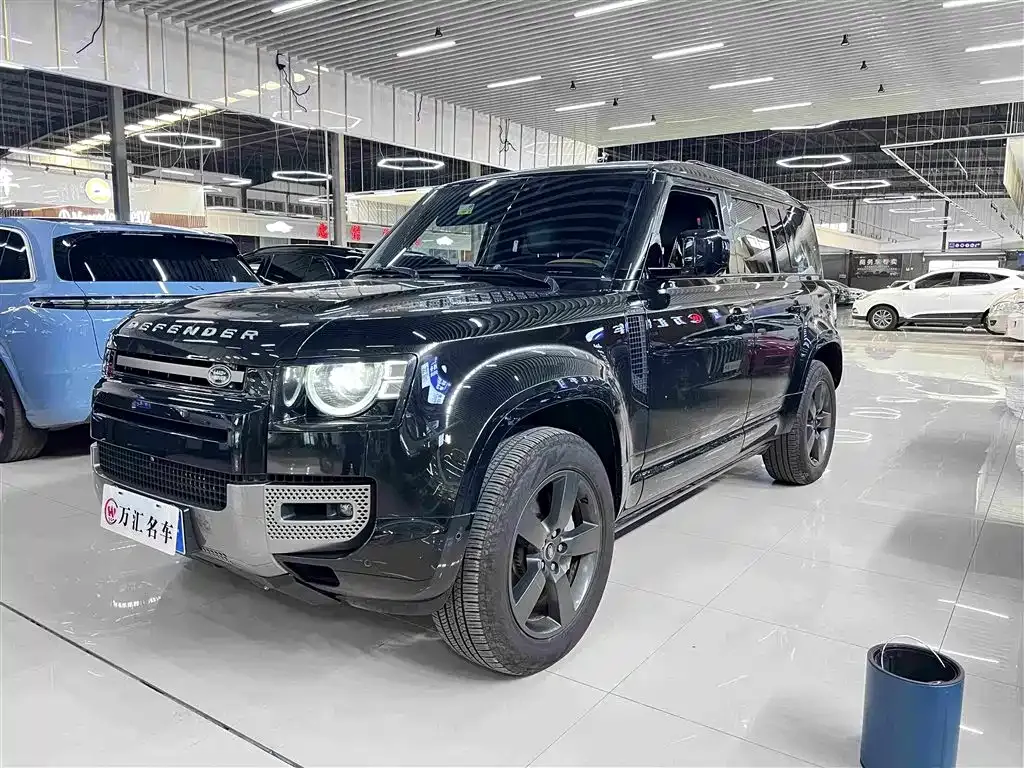 Land Rover Defender — фото 1