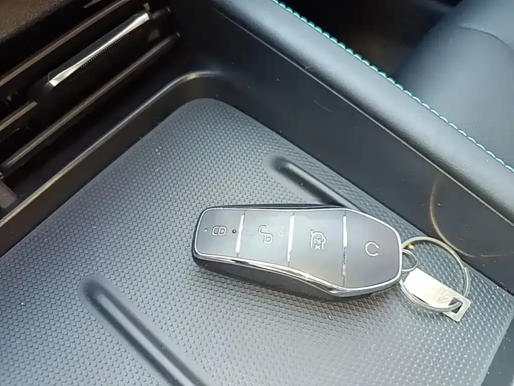 BYD Seal 06 — фото 10
