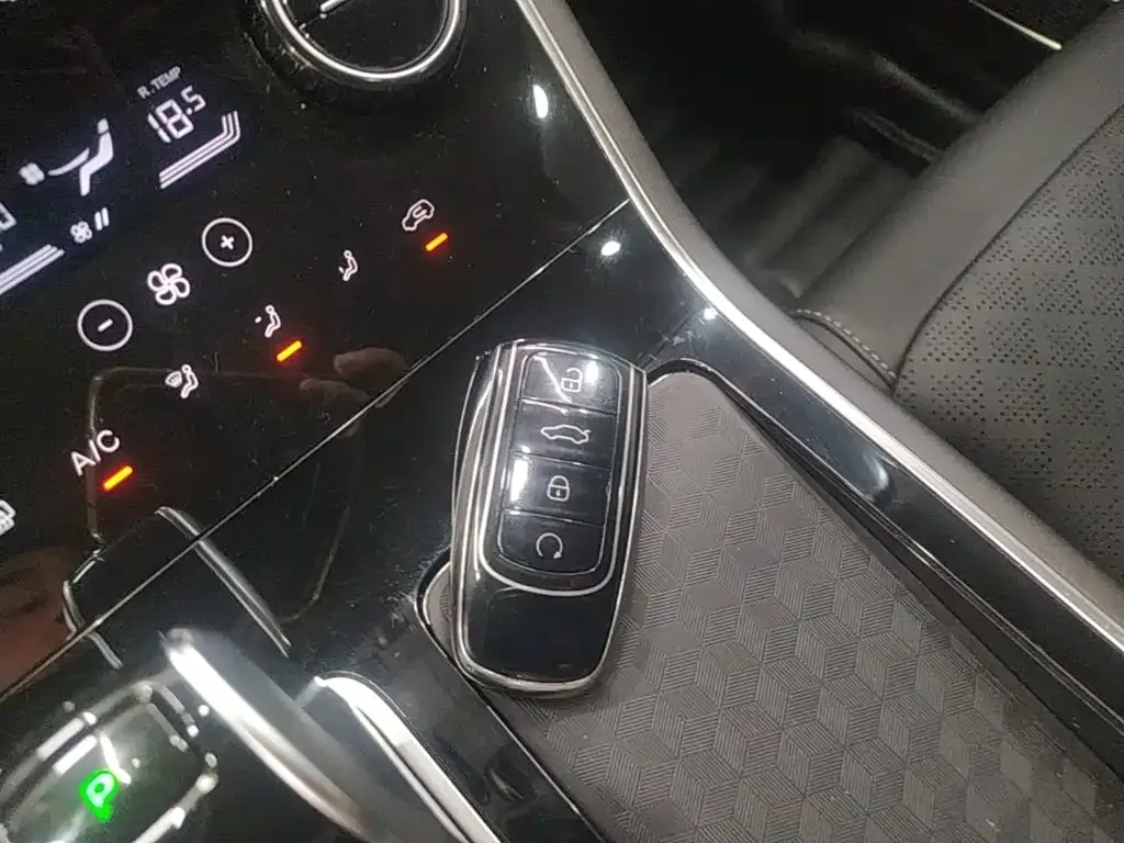 Chery Tiggo 8 — фото 2