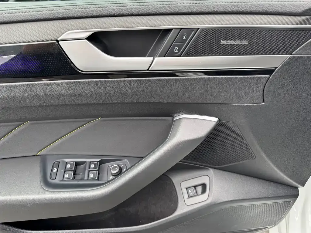 Volkswagen CC — фото 10
