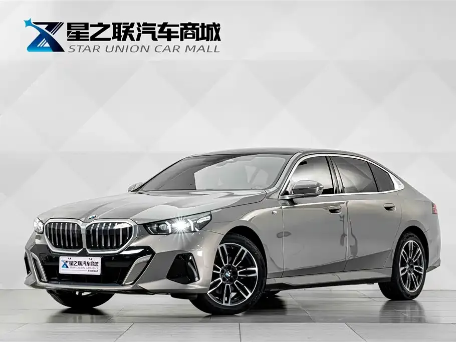 BMW 5 Series — фото 1