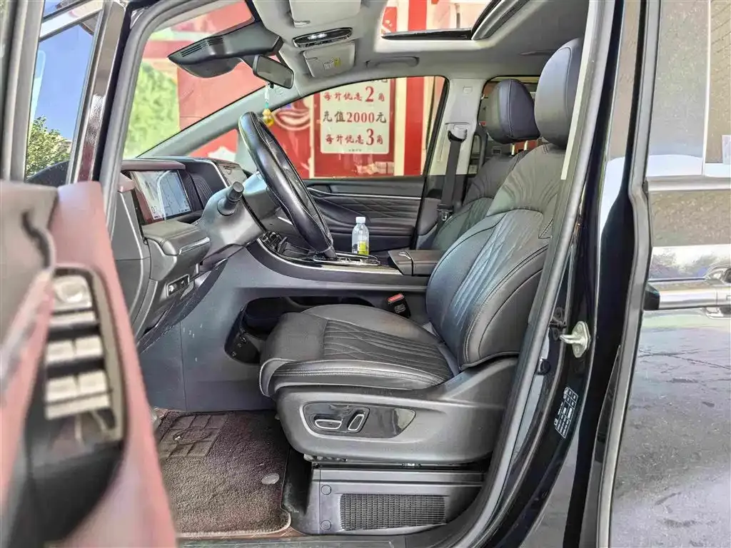 GAC Motor Trumpchi M8 — фото 10