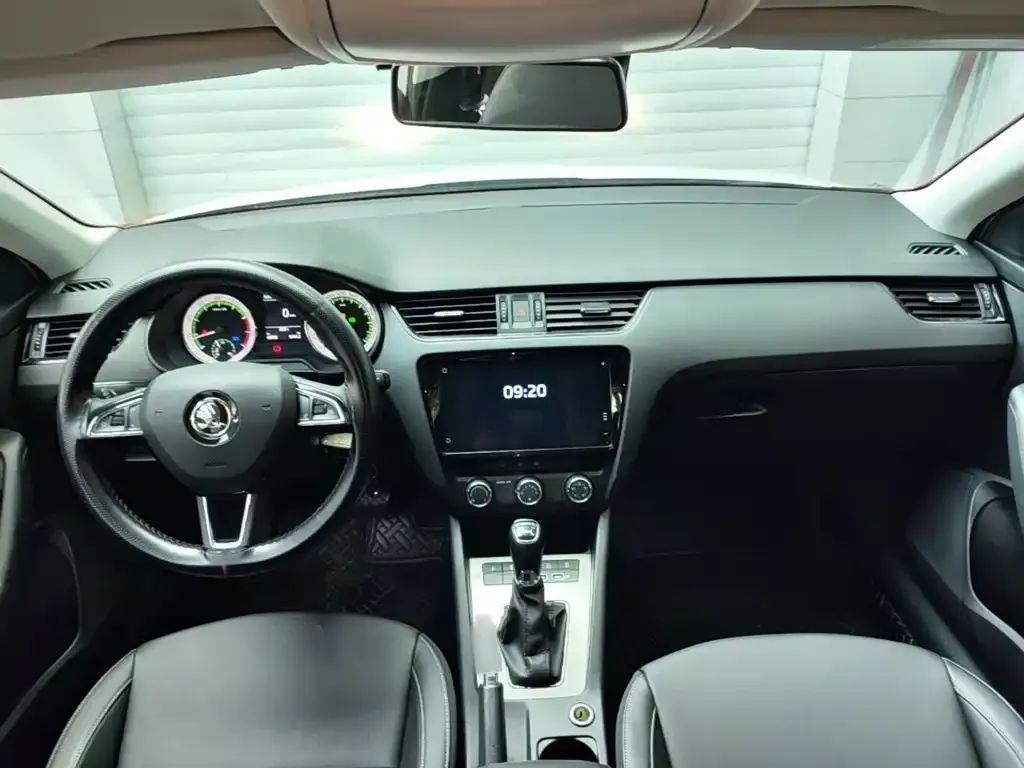 Skoda Octavia — фото 9