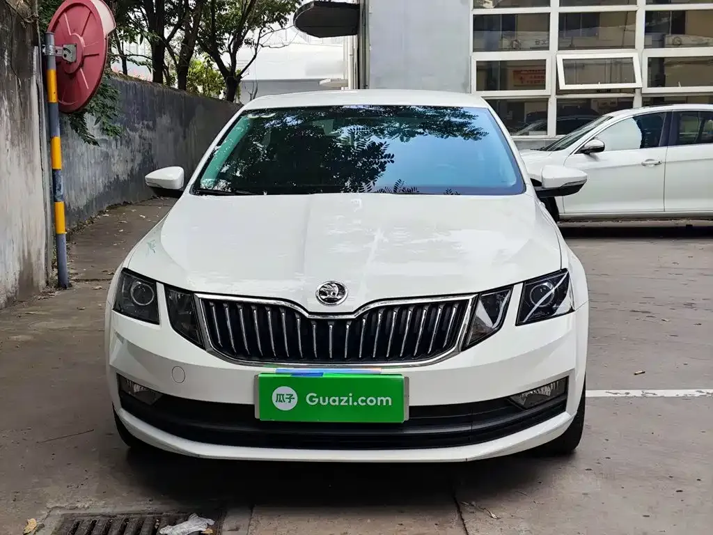 Skoda Octavia — фото 6