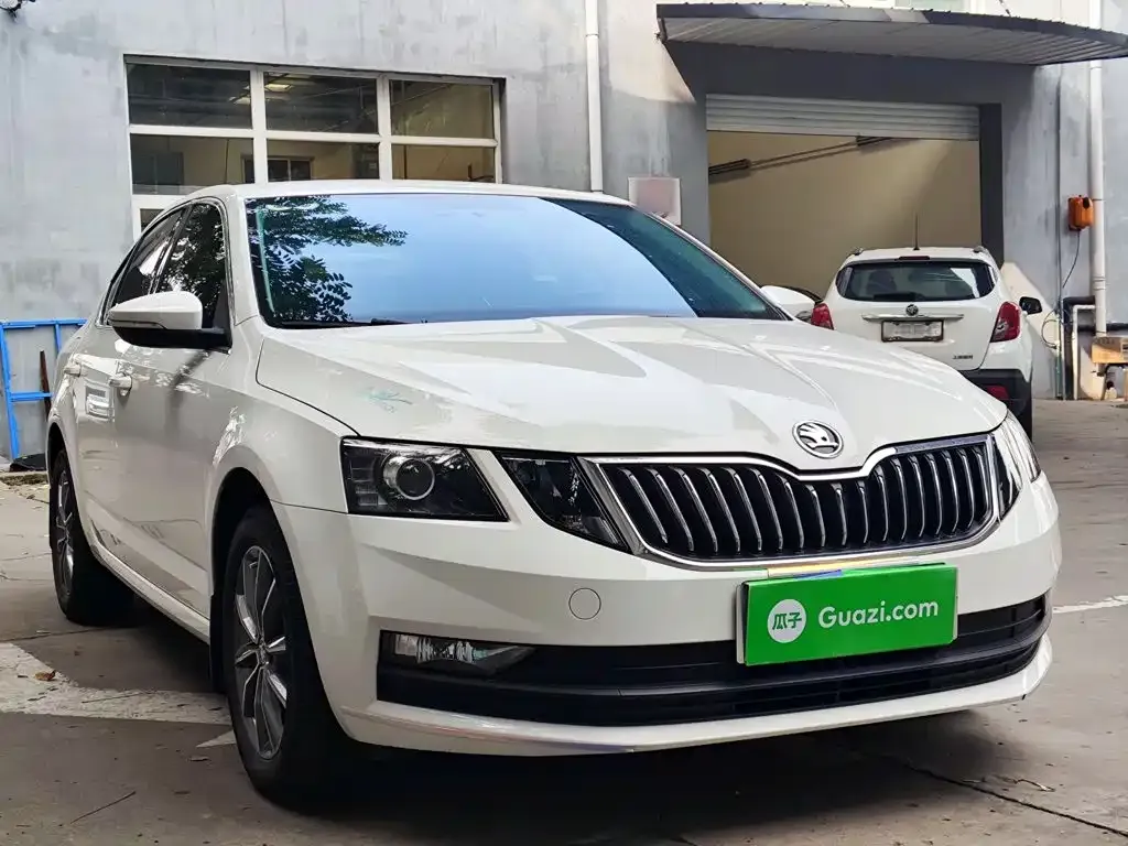 Skoda Octavia — фото 4