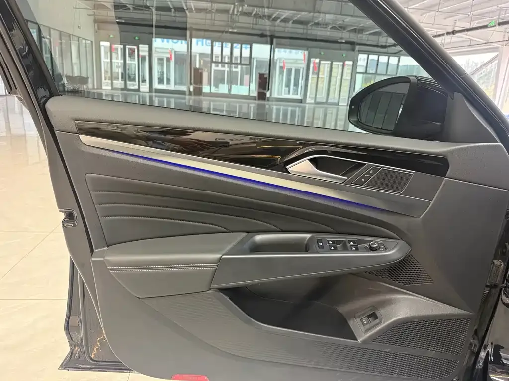 Volkswagen Passat — фото 4