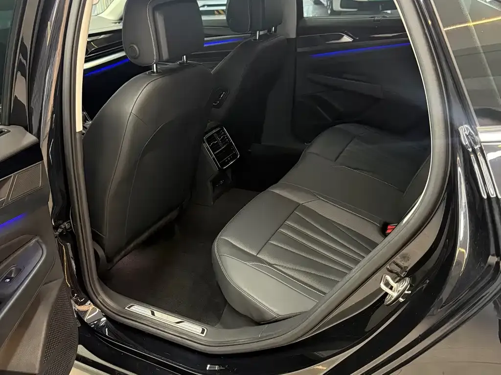 Volkswagen Passat — фото 6