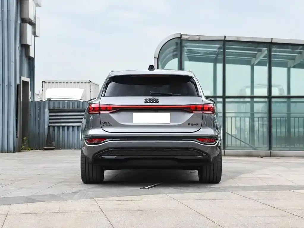 Audi Q6L e-tron — фото 3